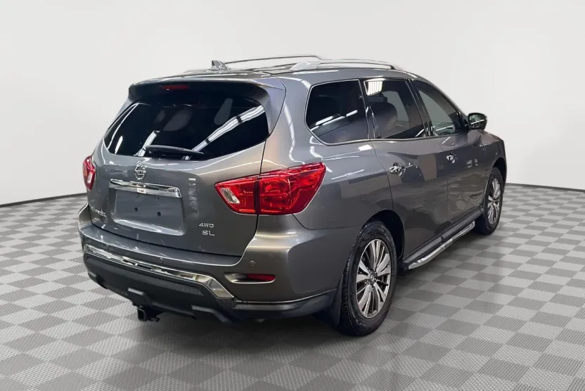 2020 Nissan Pathfinder SL photo 1