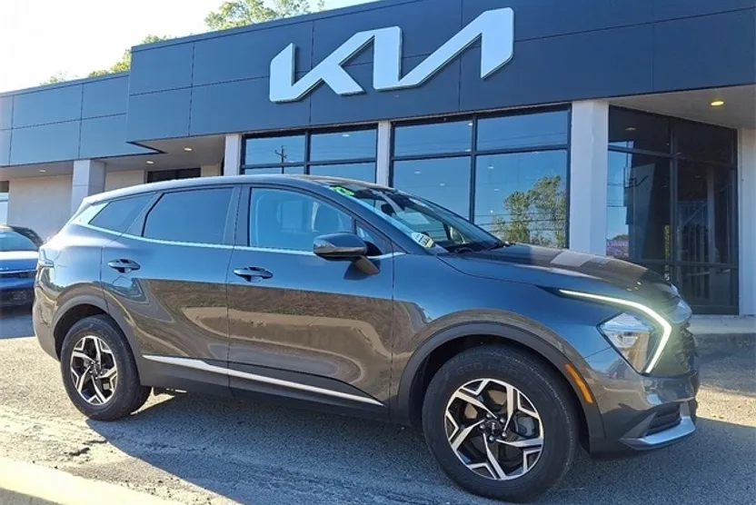 2023 Kia Sportage LX photo 1