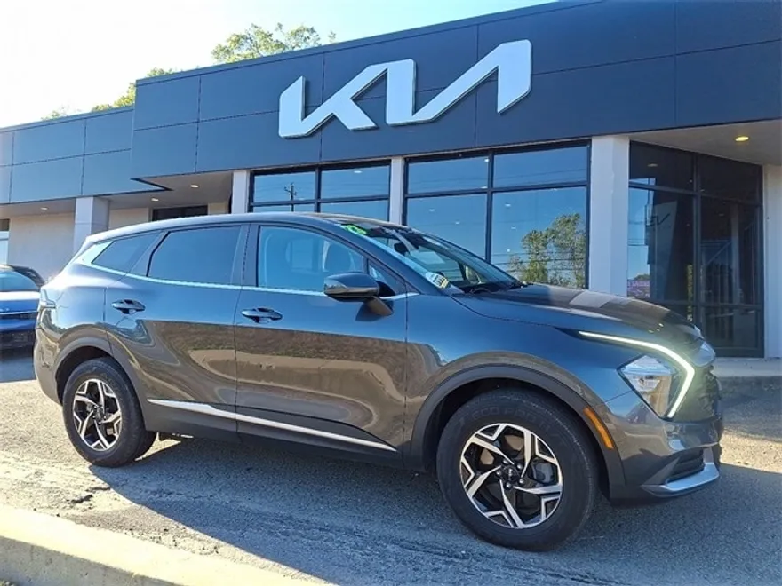 2023 Kia Sportage LX photo 1