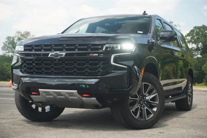 2024 Chevrolet Suburban Z71 photo 1