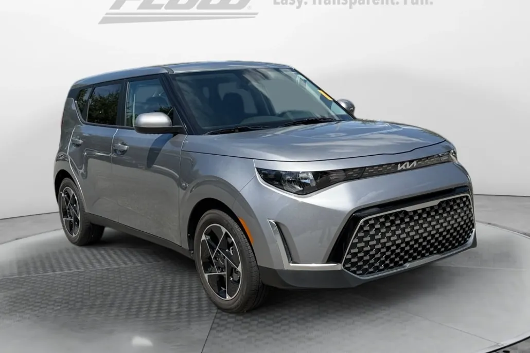 2025 Kia Soul EX photo 1