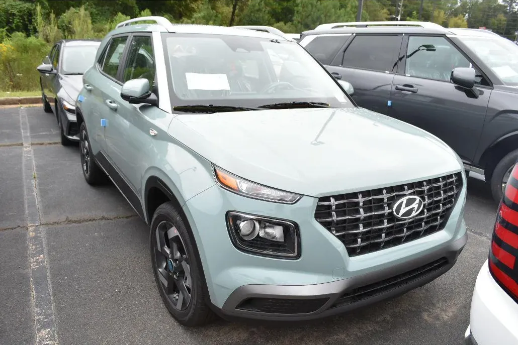 2026 Hyundai Venue SEL photo 1