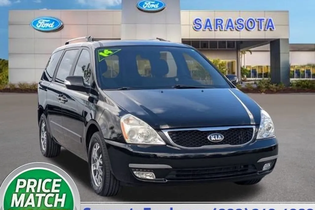 2014 Kia Sedona LX photo 1