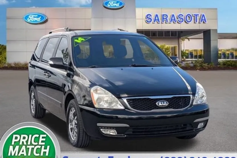2014 Kia Sedona LX photo 1