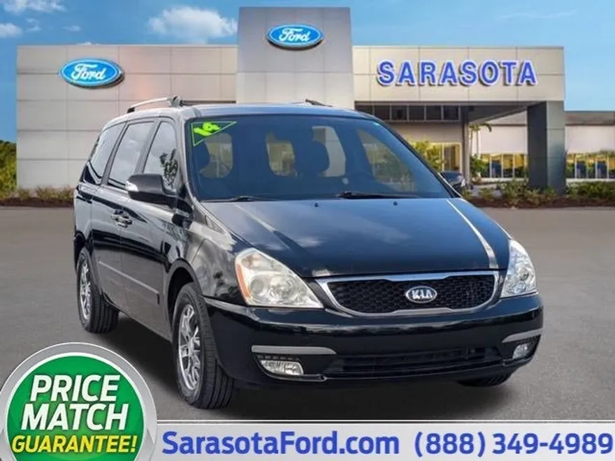 2014 Kia Sedona LX photo 1
