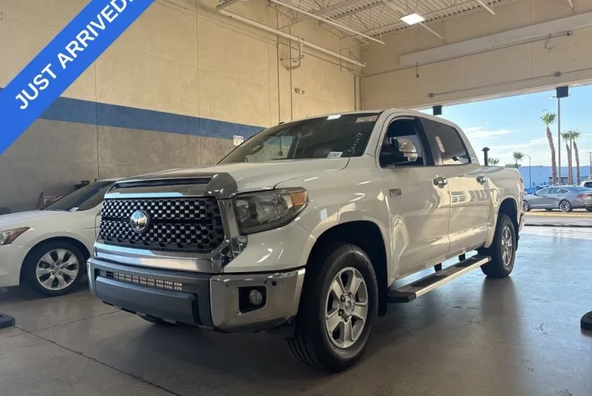 2019 Toyota Tundra SR5 CrewMax photo 1