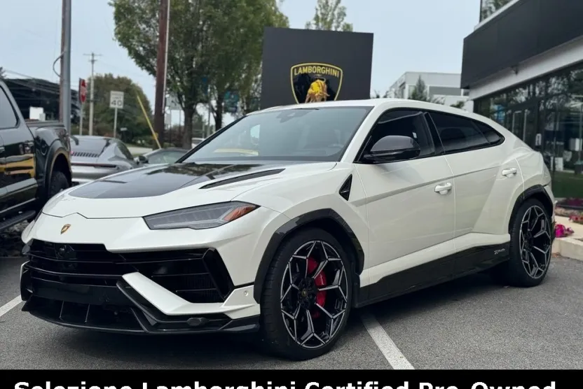 2024 Lamborghini Urus Performante photo 1