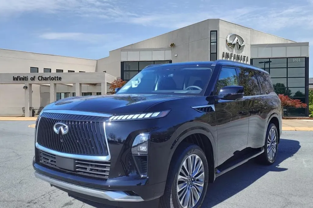 2025 Infiniti QX80 Luxe photo 1