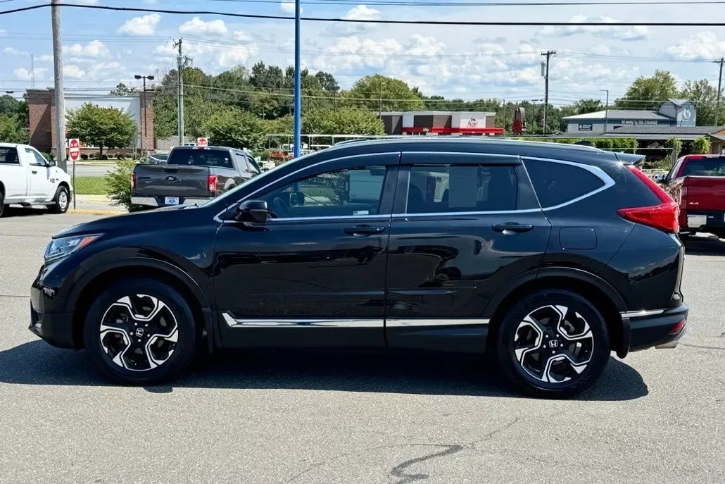 2019 Honda CR-V Touring photo 1