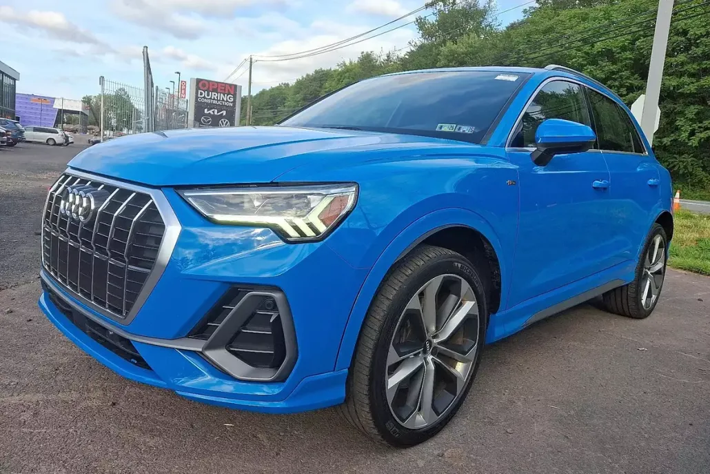 2020 Audi Q3 S line Premium Plus 45 TFSI photo 1