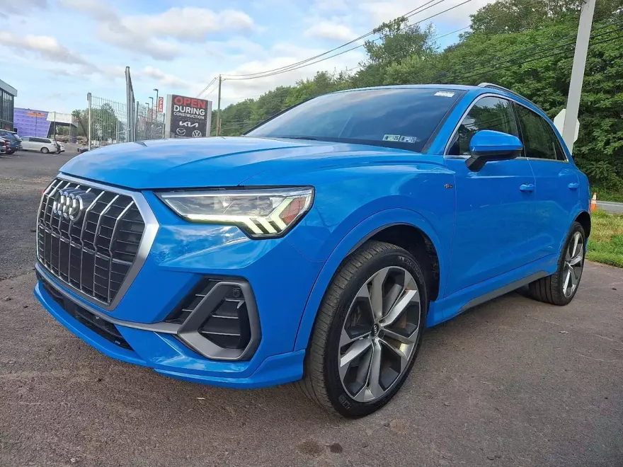 2020 Audi Q3 S line Premium Plus 45 TFSI photo 1