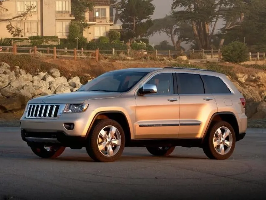 2011 Jeep Grand Cherokee Laredo photo 1