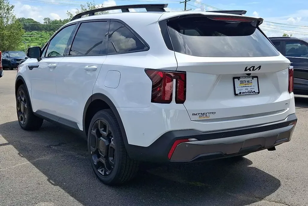 2025 Kia Sorento X-Line SX photo 1