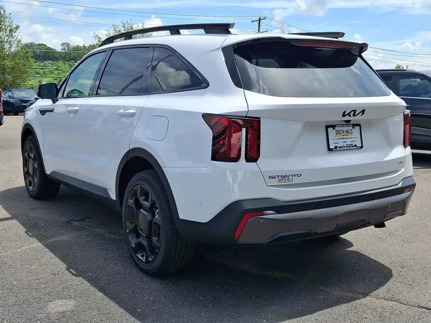 2025 Kia Sorento X-Line SX photo 1