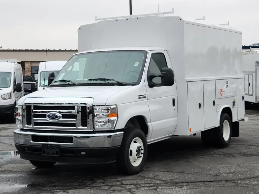 2025 Ford E-350 photo 1