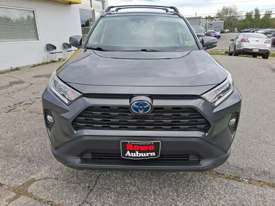 2019 Toyota RAV4 Hybrid XLE photo 1