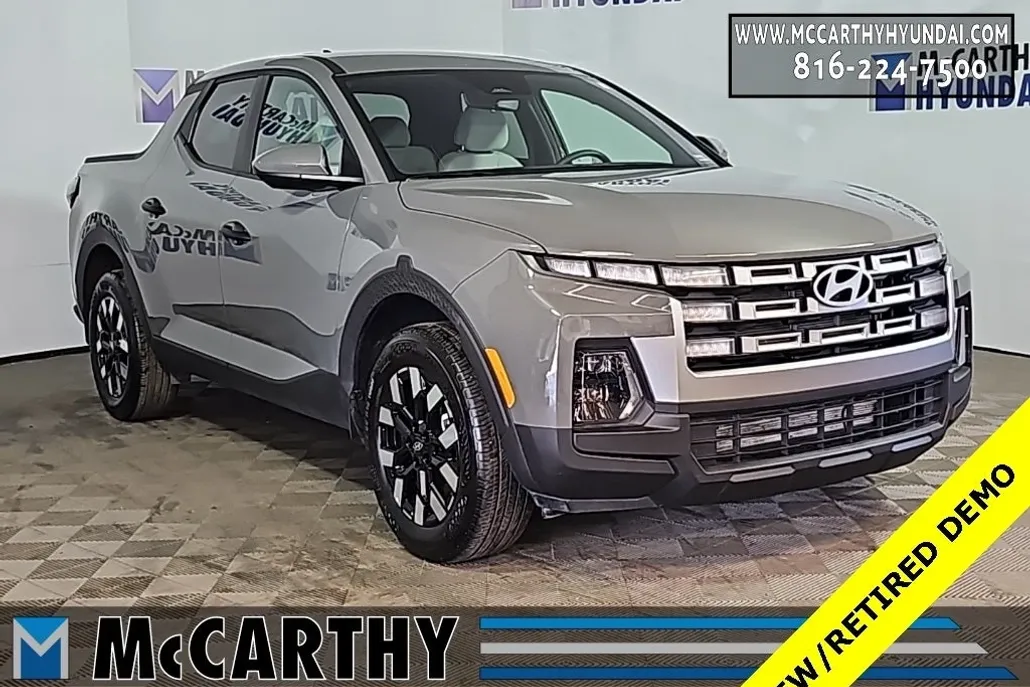2025 Hyundai Santa Cruz SE photo 1