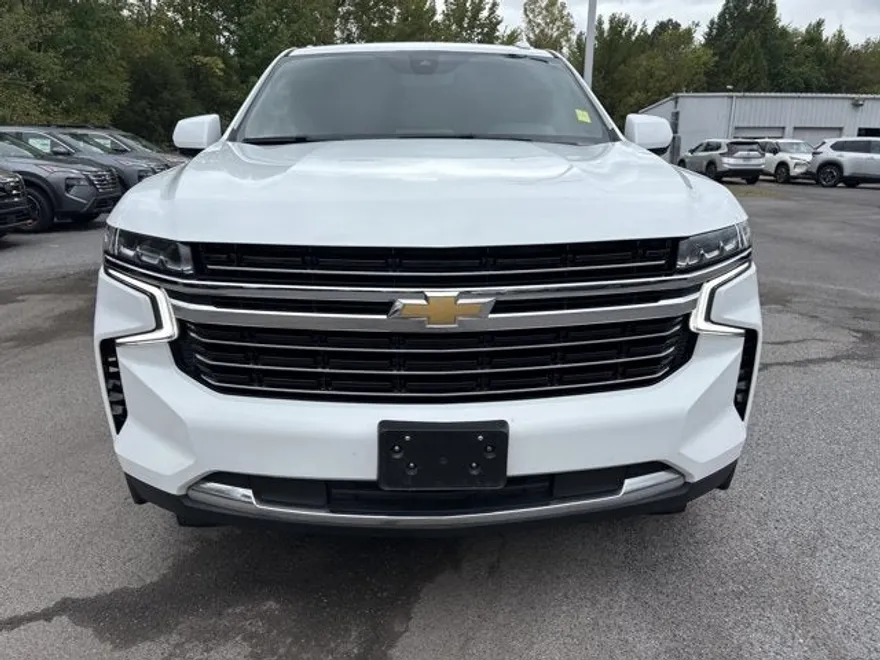 2021 Chevrolet Suburban LT photo 1