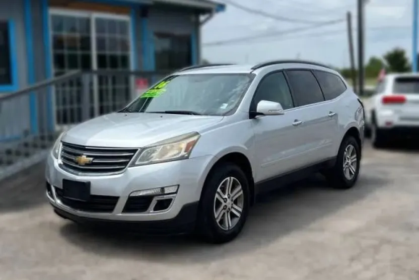 2016 Chevrolet Traverse 1LT photo 1