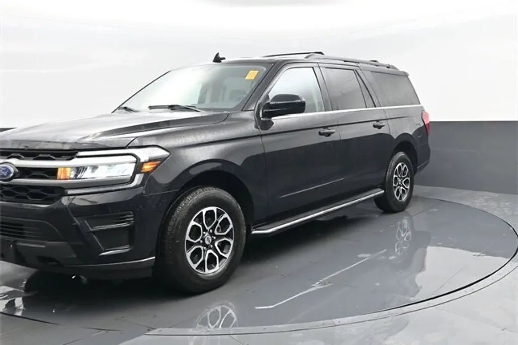 2023 Ford Expedition MAX XLT photo 1