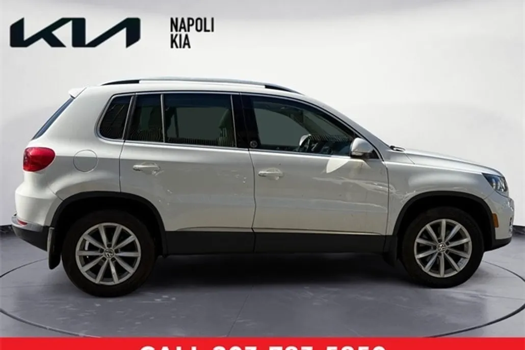 2017 Volkswagen Tiguan Wolfsburg Edition photo 1