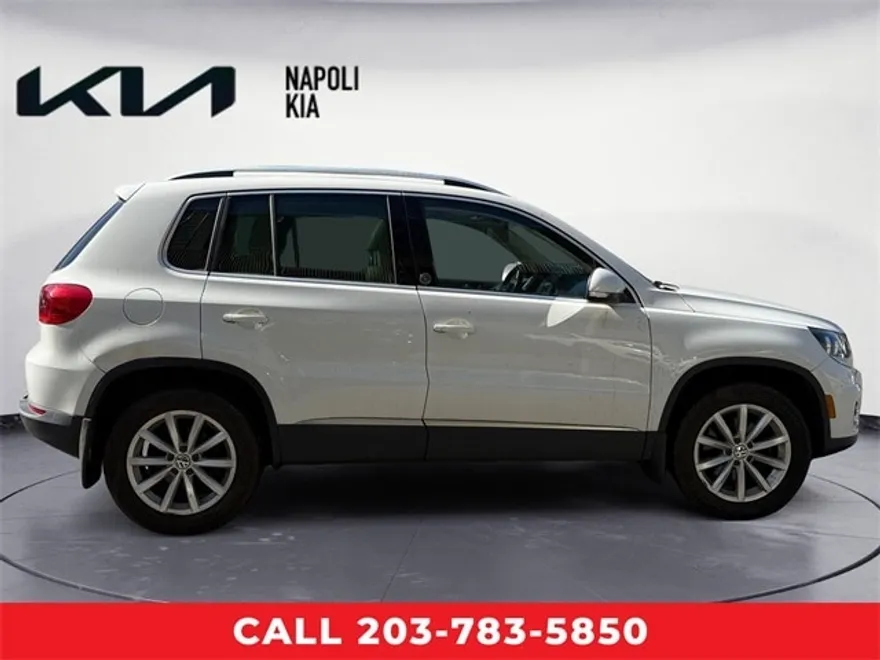 2017 Volkswagen Tiguan Wolfsburg Edition photo 1