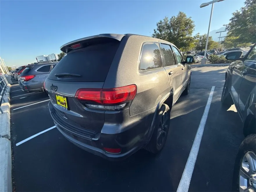 2019 Jeep Grand Cherokee Altitude photo 1