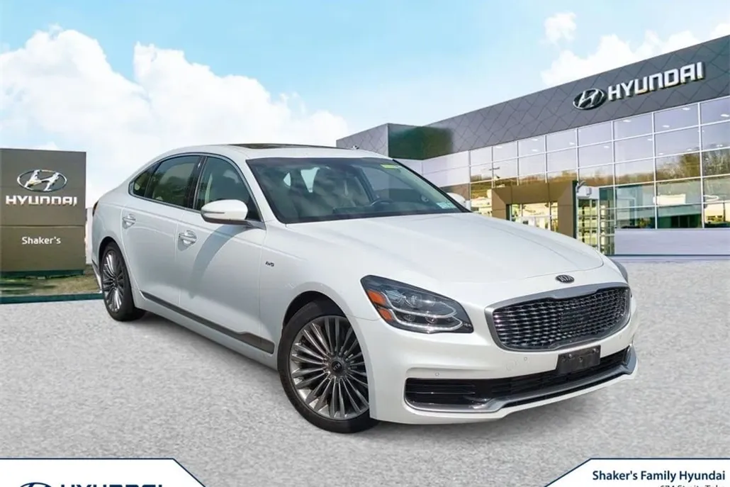 2019 Kia K900 Luxury photo 1
