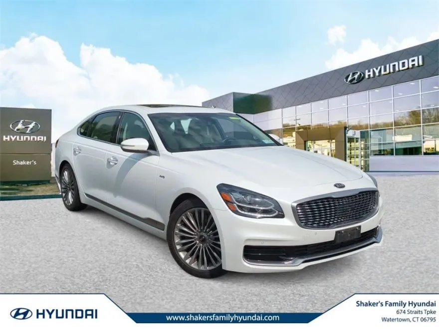 2019 Kia K900 Luxury photo 1