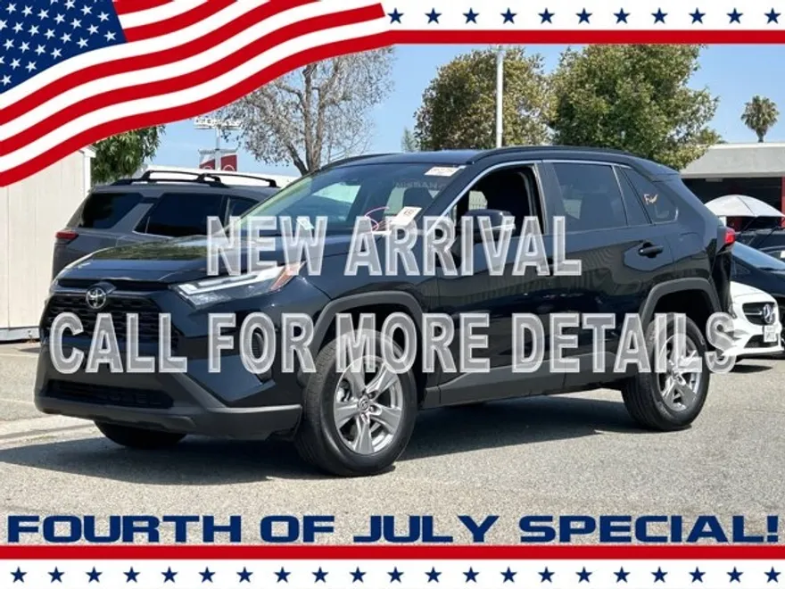 2024 Toyota RAV4 XLE photo 1