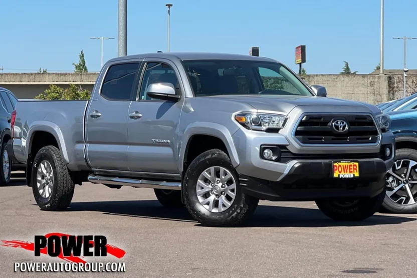 2016 Toyota Tacoma SR5 photo 1