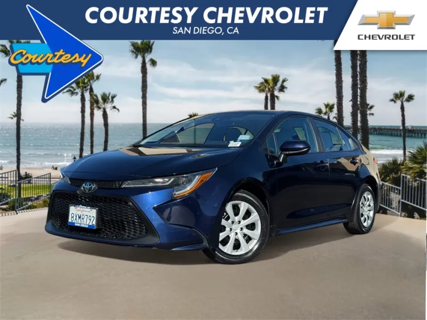 2022 Toyota Corolla LE photo 1