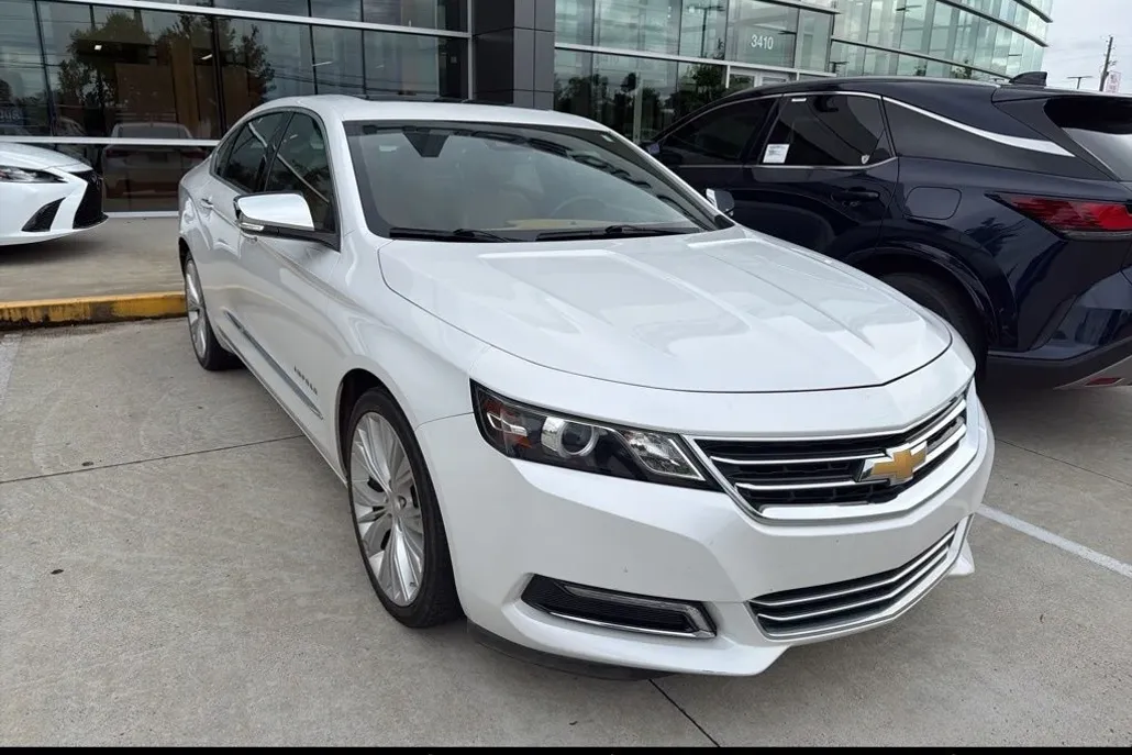 2015 Chevrolet Impala LTZ photo 1