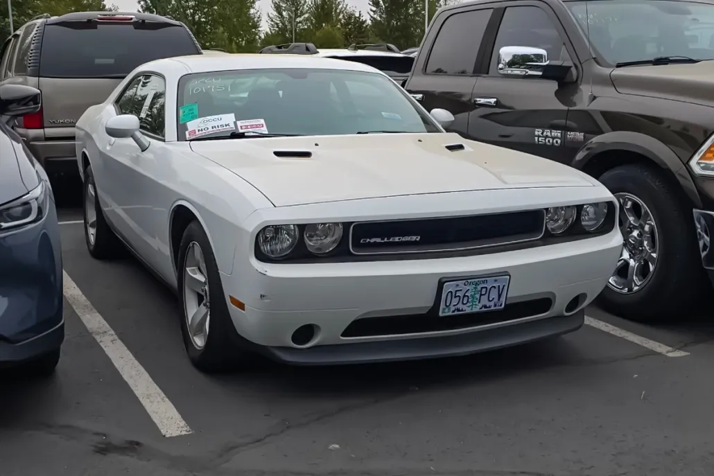 2014 Dodge Challenger SXT photo 1