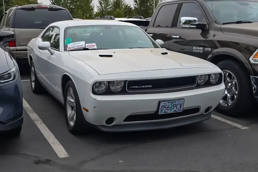 2014 Dodge Challenger SXT photo 1