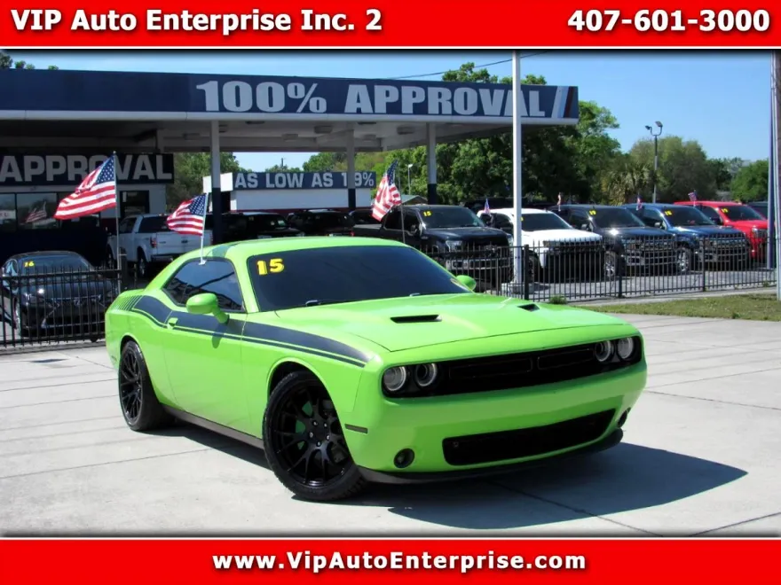 2015 Dodge Challenger R/T photo 1