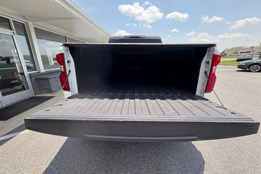 2020 Chevrolet Silverado 1500 Custom photo 1