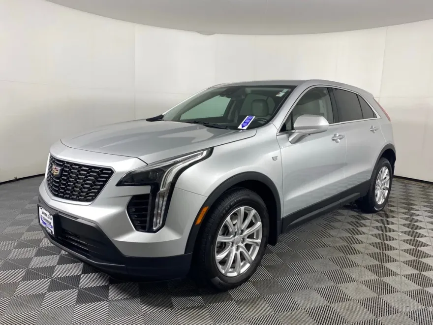 2020 Cadillac XT4 Luxury photo 1