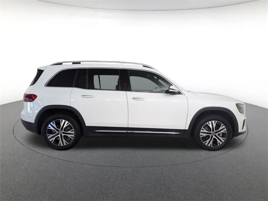 2025 Mercedes Benz GLB 250 4MATIC photo 1