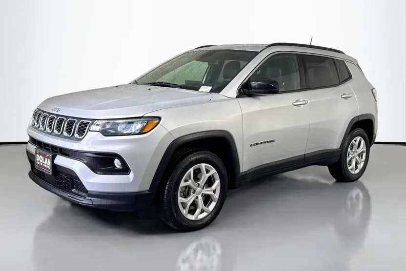 2024 Jeep Compass Latitude photo 1