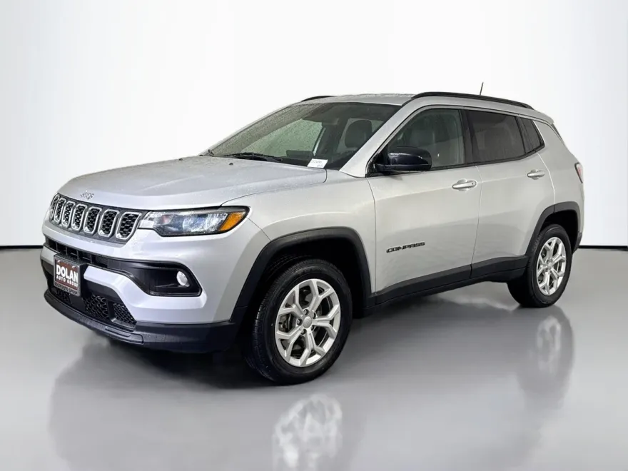 2024 Jeep Compass Latitude photo 1