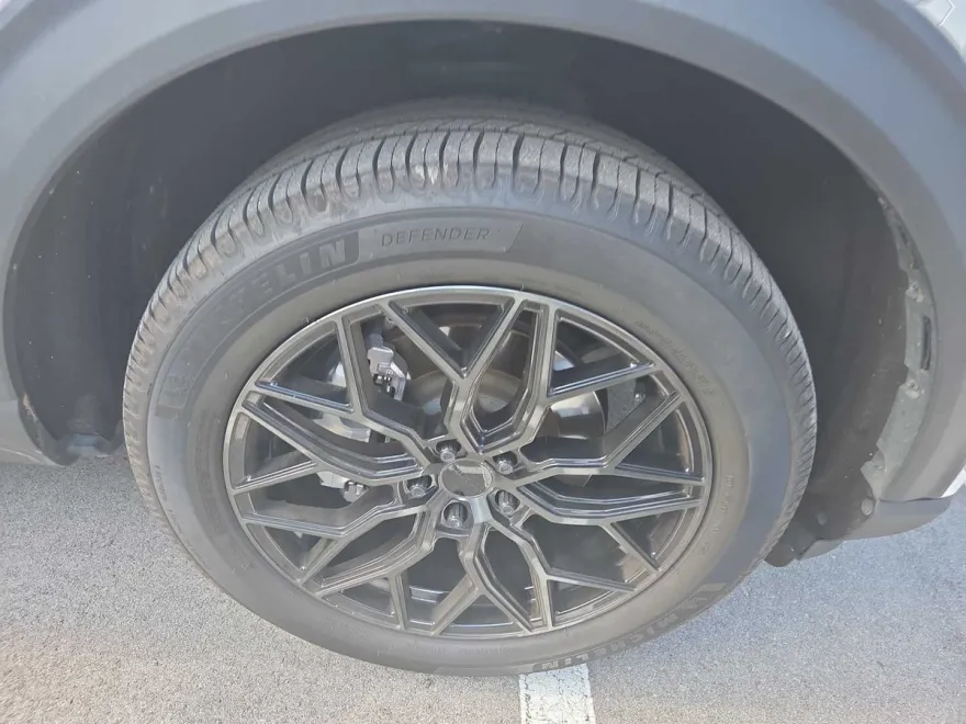 2022 Ford Explorer Platinum photo 1
