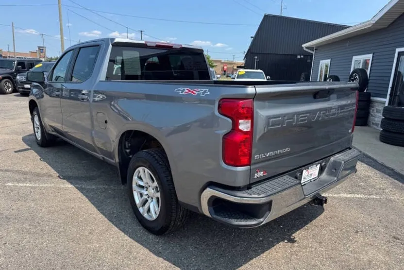2021 Chevrolet Silverado 1500 LT photo 1