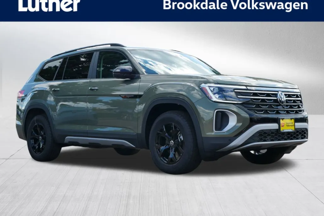 2025 Volkswagen Atlas Peak Edition SE photo 1