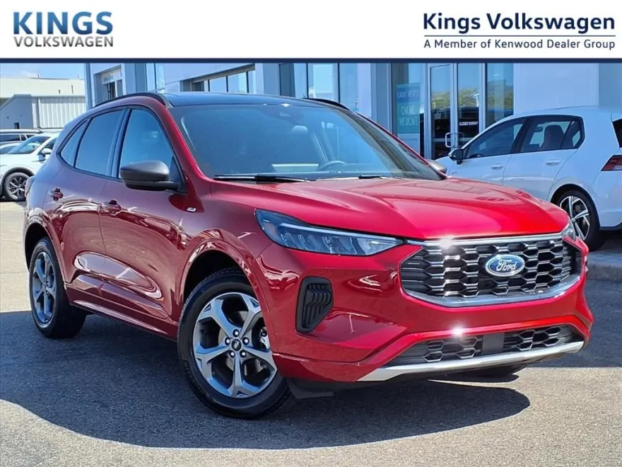 2024 Ford Escape ST-Line photo 1