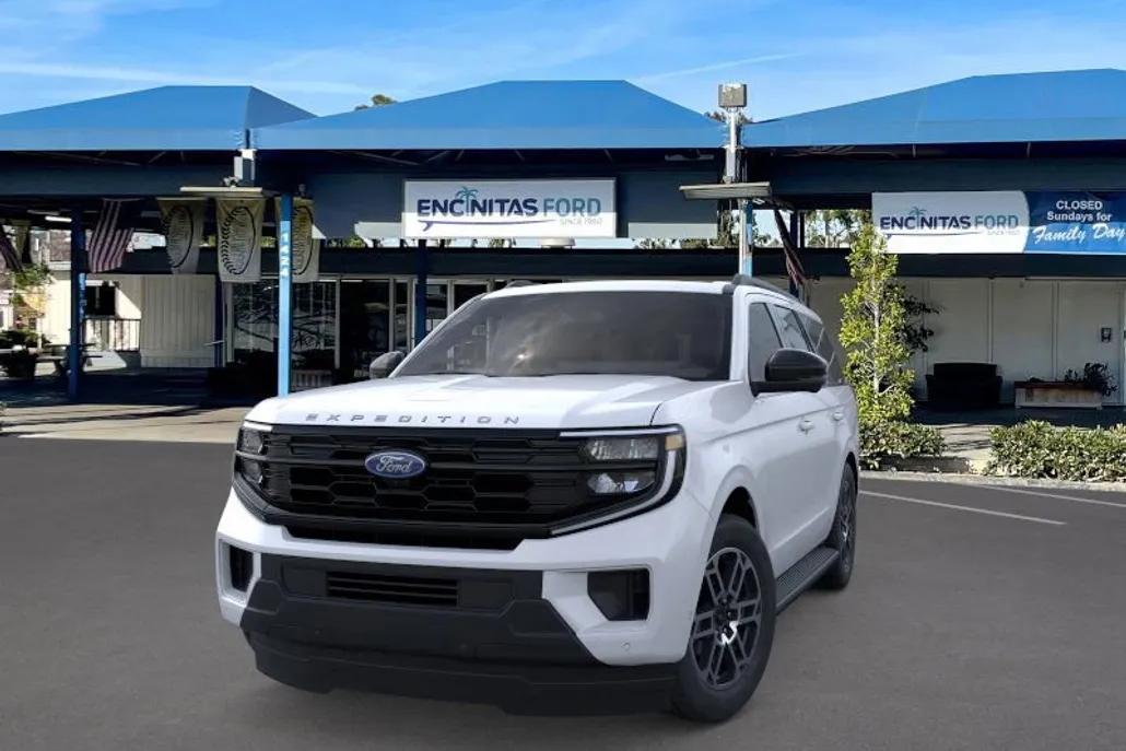 2025 Ford Expedition photo 1