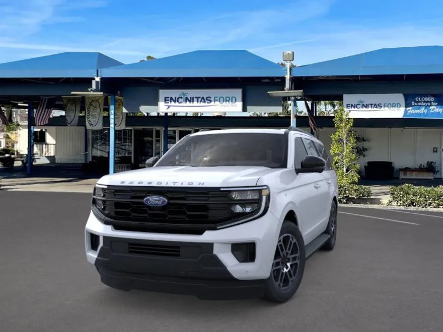 2025 Ford Expedition photo 1