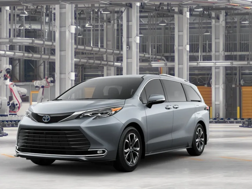2025 Toyota Sienna Platinum photo 1