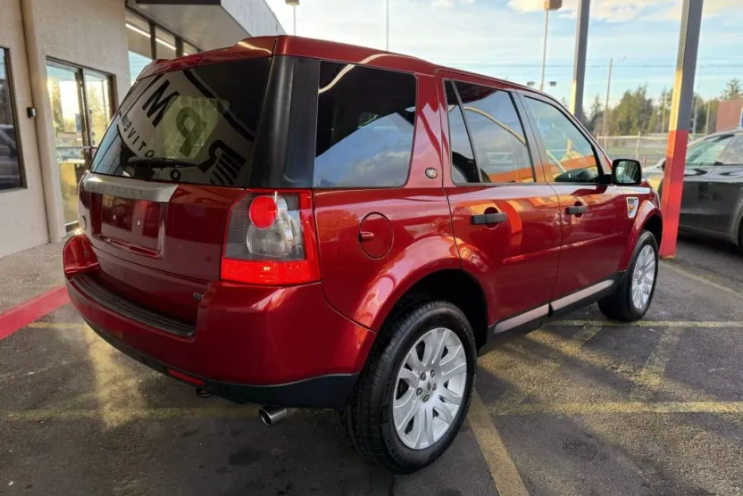 2008 Land Rover LR2 SE photo 1