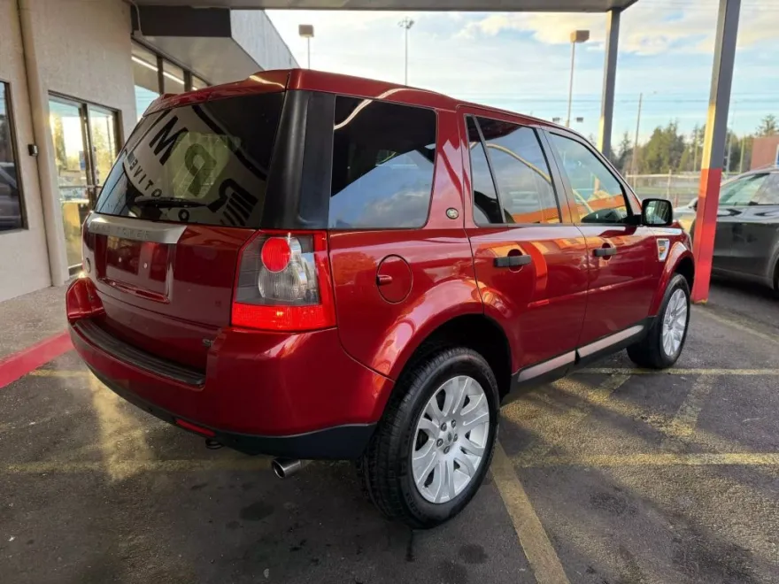 2008 Land Rover LR2 SE photo 1